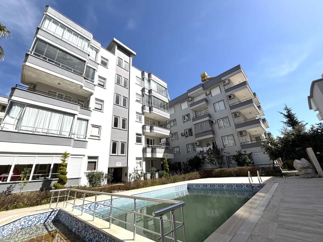 2+1 Wohnung Zum Verkauf In Alanya Obagöl Beyazkent Sitesi | 250 M Zum Meer, Möbliert, Für Aufenthaltserlaubnis Geeignet, Hohe Mieteinnahmen
