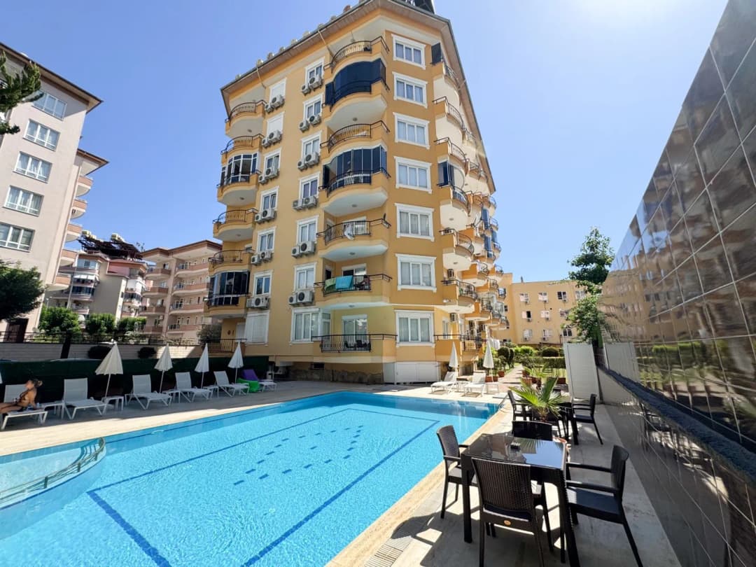 Çalış 2 Havuzlu Sitede Alanya Merkez'de Eşyalı 2+1 Daire