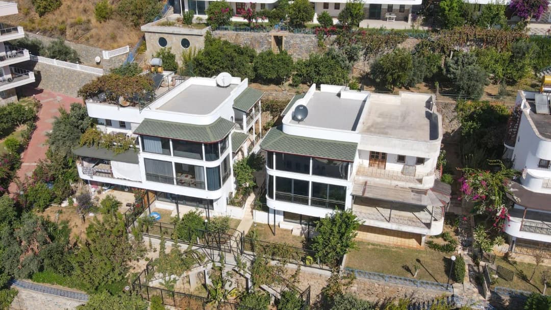 In Alanya Demirtaş, 700 M Vom Meer Entfernt, 200 M² Garten, 2+2 Villa