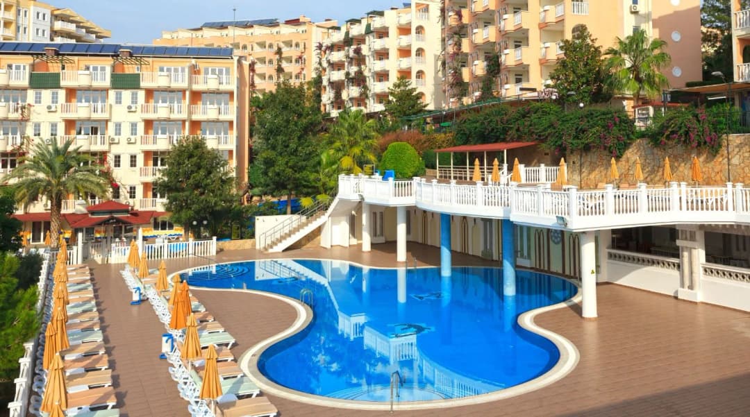 Alanya Kestel’de Yüksek Kira Getirili 2+1 Eşyalı Satılık Daire | Özel Plajlı Site