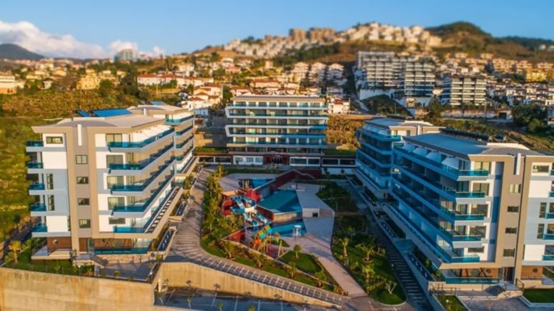 Zu Verkaufen: 3+1 Duplex-wohnung Nahe Dem Meer – Eco Marin, Mit Garten Und Voll Möbliert – Kargıcak