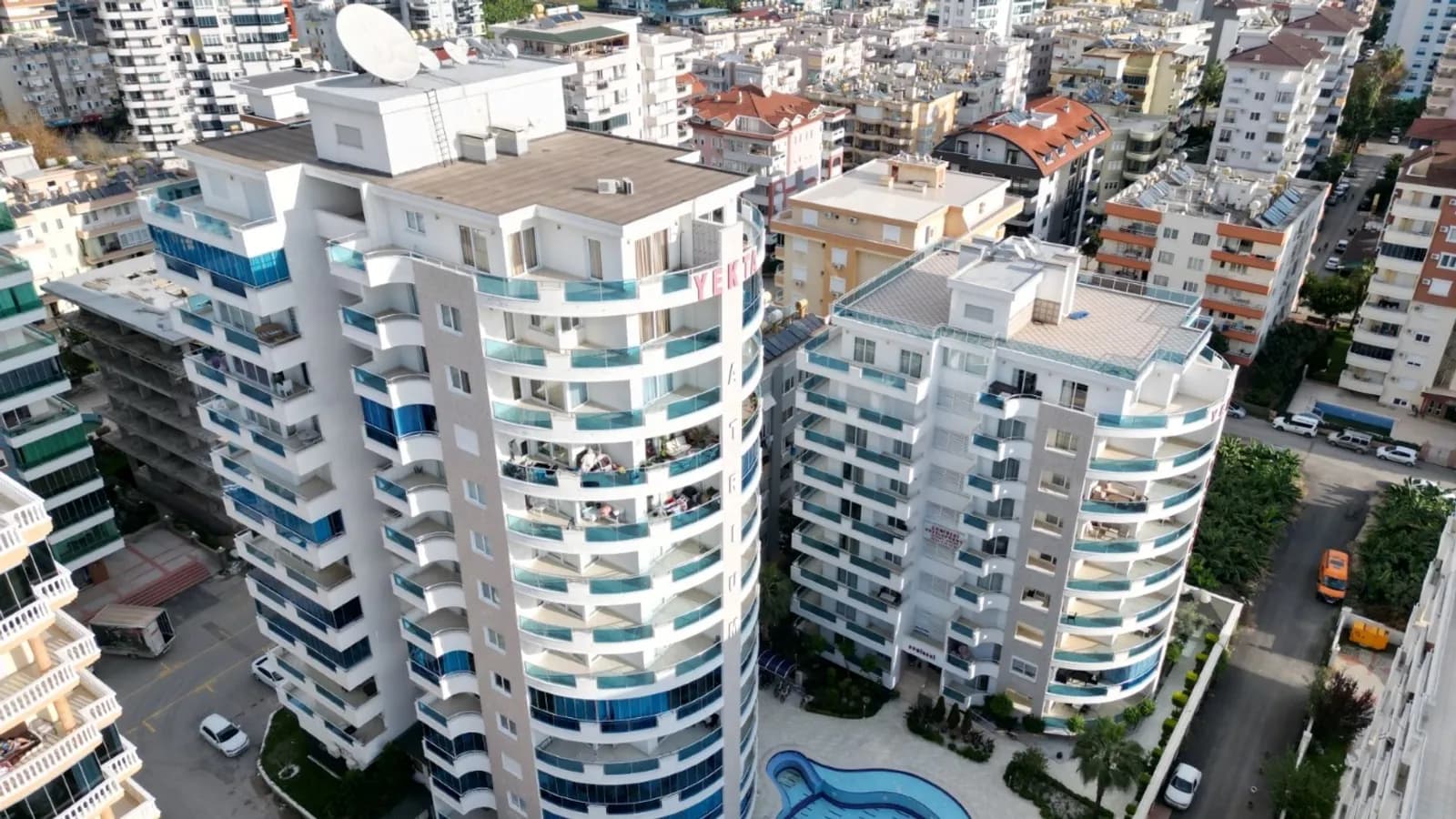 Namješten 2+1 apartman u Yekta Atrium Sobieski Residence sa svim sadržajima u Mahmutlaru, Alanya.