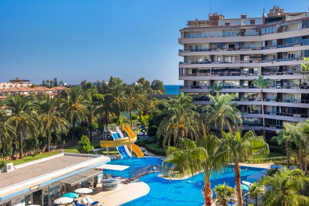 Alanya Tosmur River Side Sitesi’nde İkamet İznine Uygun Full Eşyalı 2+1 Daire