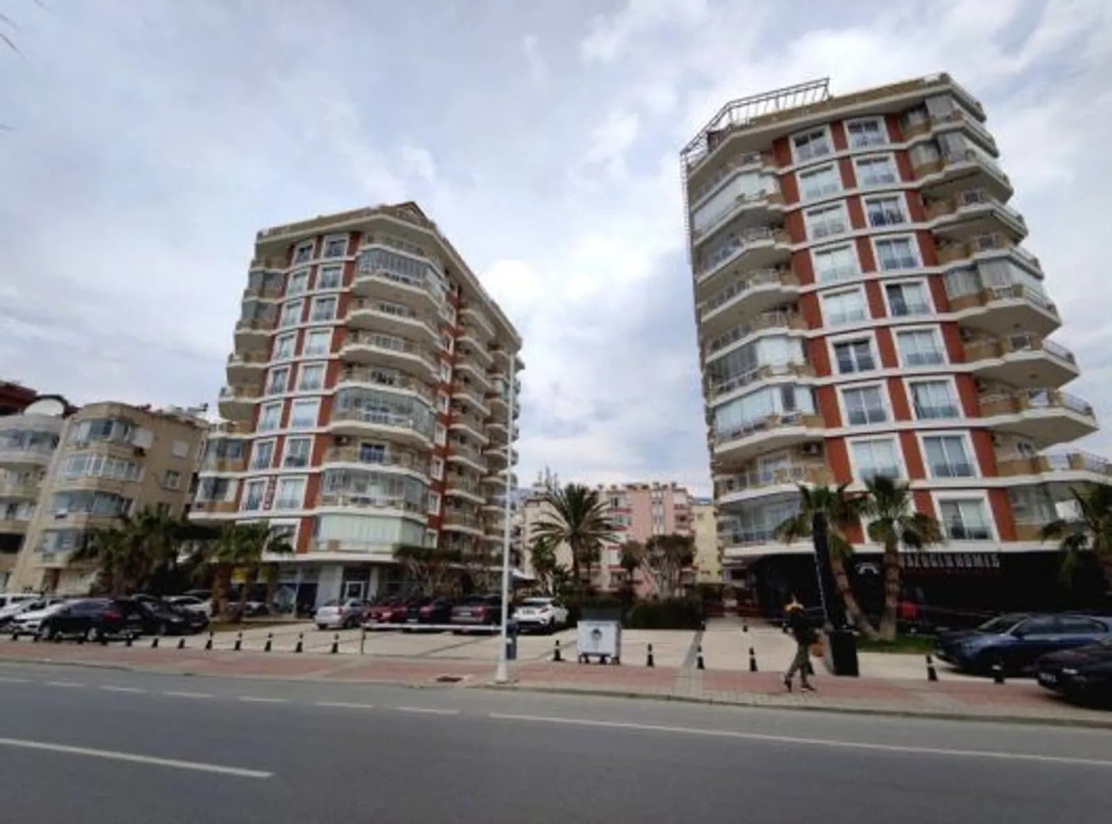 Продается коммерческое помещение в Махмутларе, Аланья, в 100 м², на первой линии у моря | На трассе D-400