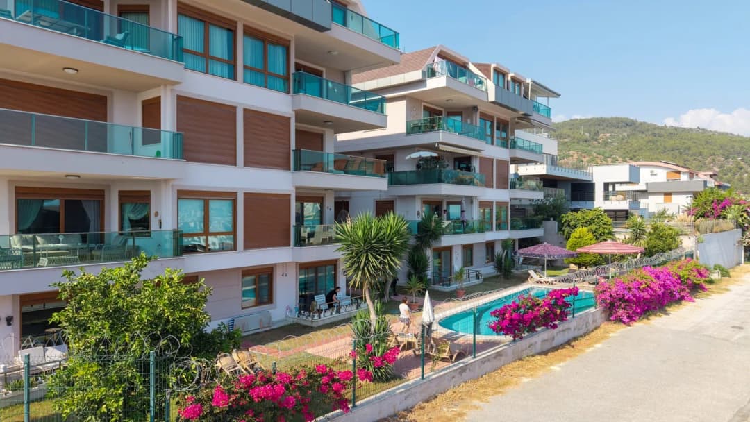Alanya Küçükhasbahçe Ikamete Veya Vatandaslıga Uygun Havuzlu Sıtede Denız Manzaralı Esyalı 3+1 Daıre