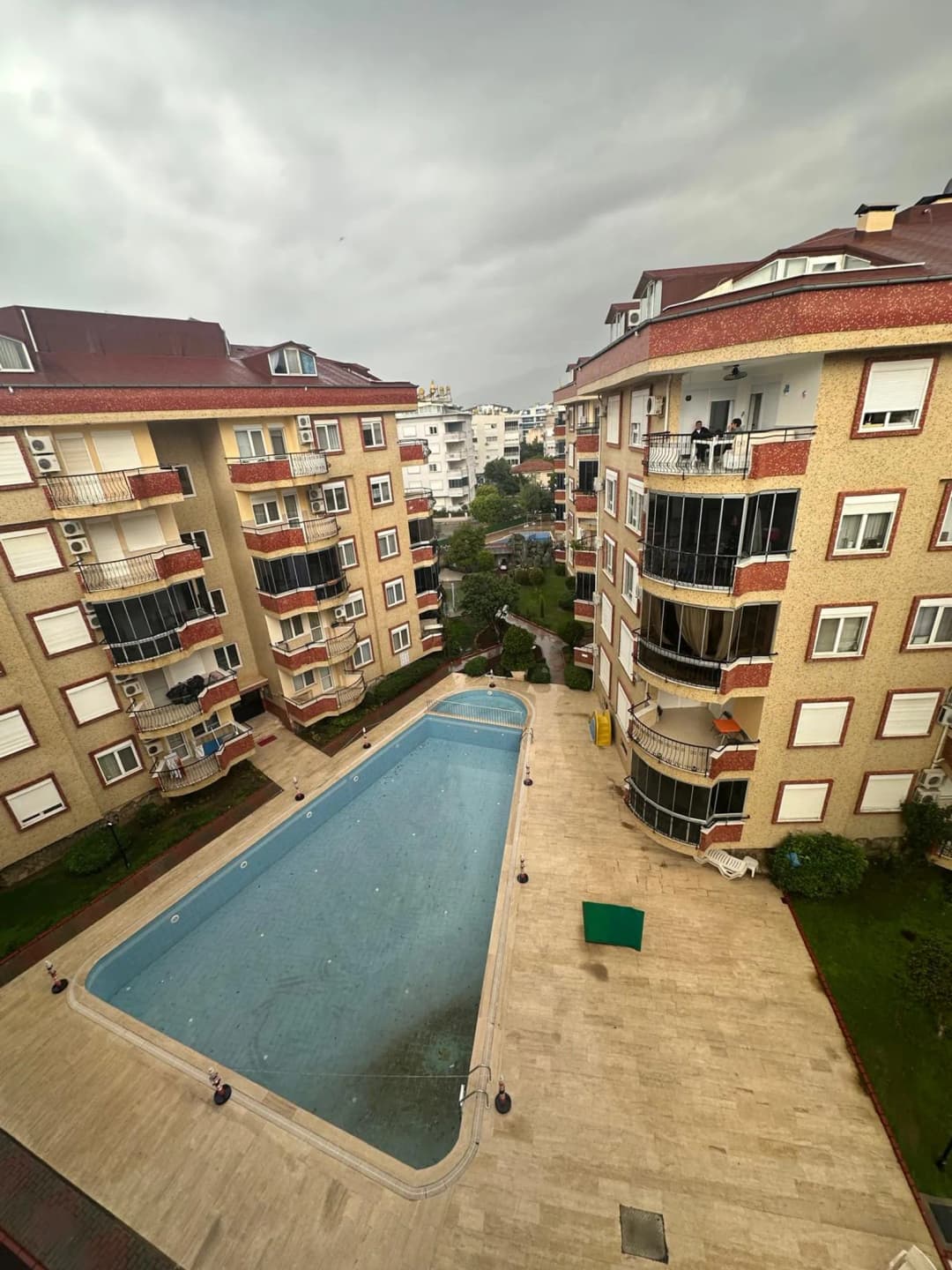 Obagöl Havuzlu Gür Sitesinde İkamete Uygun Denize 200m Mesafede 3+2 Dubleks Daire
