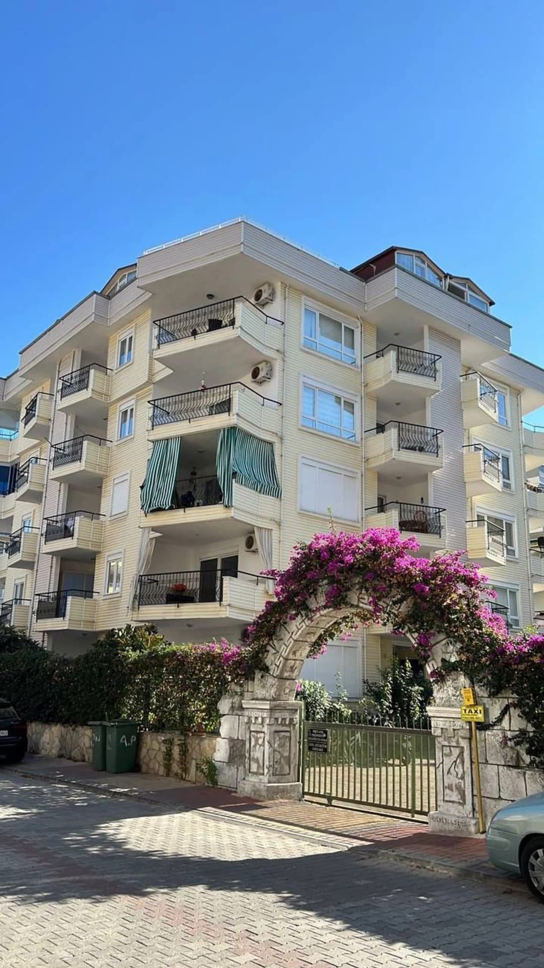 Furnished 4+1 Duplex Apartment In Yakut Site, Oba, Alanya – Near The Sea With Pool