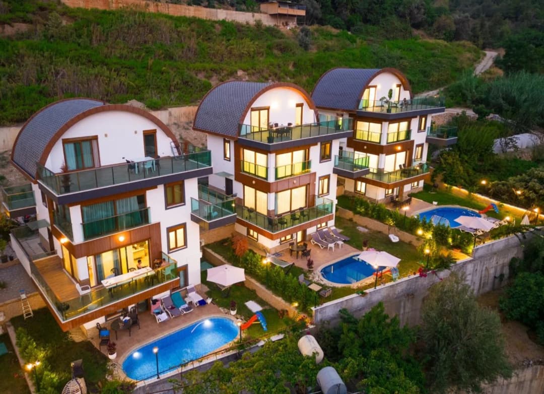 Alanya Bektaş Satılık 5+1 Eşyalı Lüks Villa – Özel Havuzlu, Vatandaşlığa Uygun