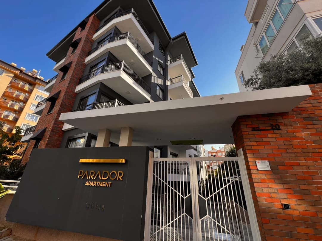 Güllerpinari Denize Sadece 100 M Full Aktiviteli Novis Parador Sitesinde Satılık 2+1 Daire