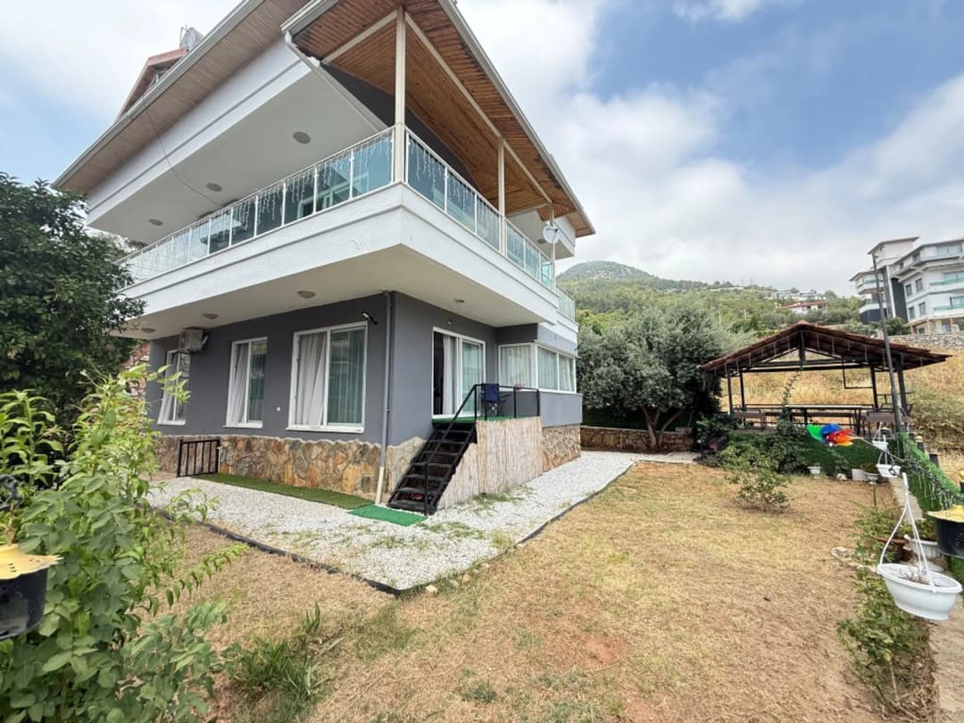 Bektaş’ta Eşyalı Müstakil 6+1 Tripleks Villa | İkamete Uygun Ve Bahçeli