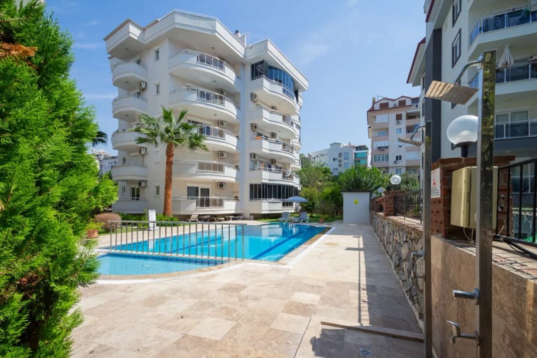 Alanya Cikcilli 1+1 Satılık Daire | İkamet İzinli, Havuzlu Alcon 22 Sitesi