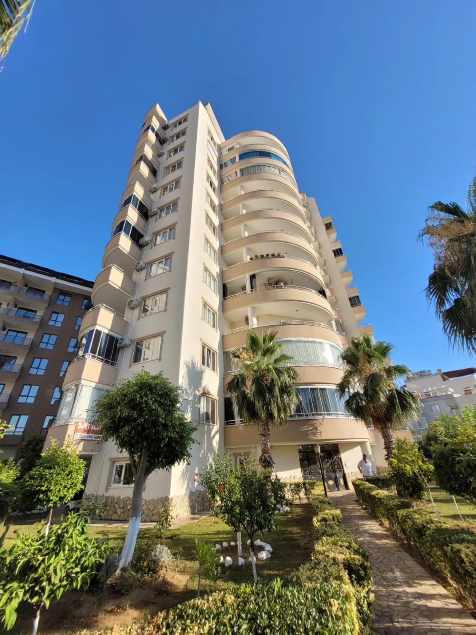 2+1 Furnished Apartment for Sale Near the Sea in Alanya Mahmutlar | Sultan 3 Hills Complex