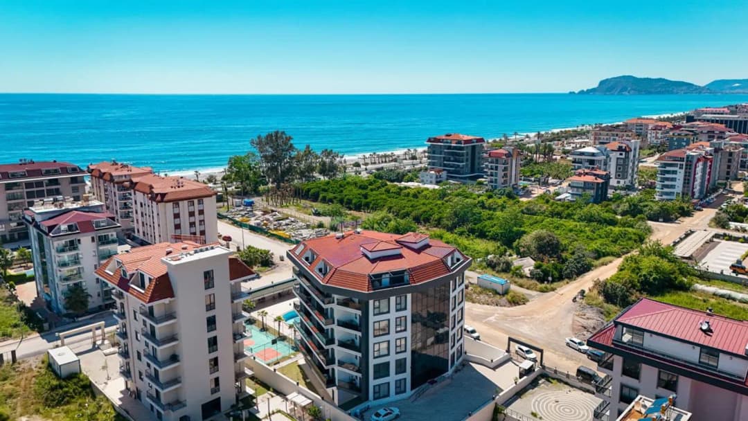 Alanya Kestel California Rezidans’ta Deni̇ze 50 M² Mesafede Deni̇z Manzarali 2+1 Ešyali Stan