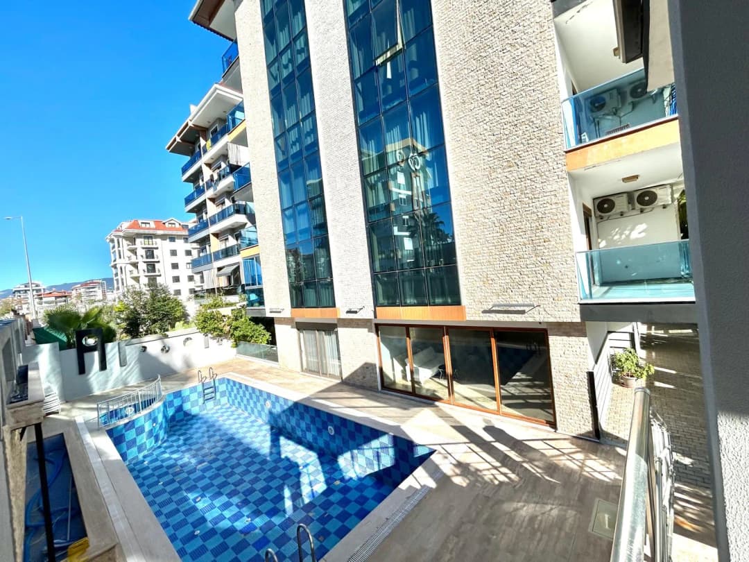 Satılık Eşyalı 2+1 Daire Kestel – Açık Havuzlu Sitede Denize 200 Metre