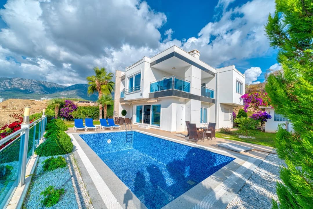 Luxuriöse 4+1 Möblierte Villa Zum Verkauf In Kargıcak, Alanya – 520 M² Mit Privatpool Und Garten