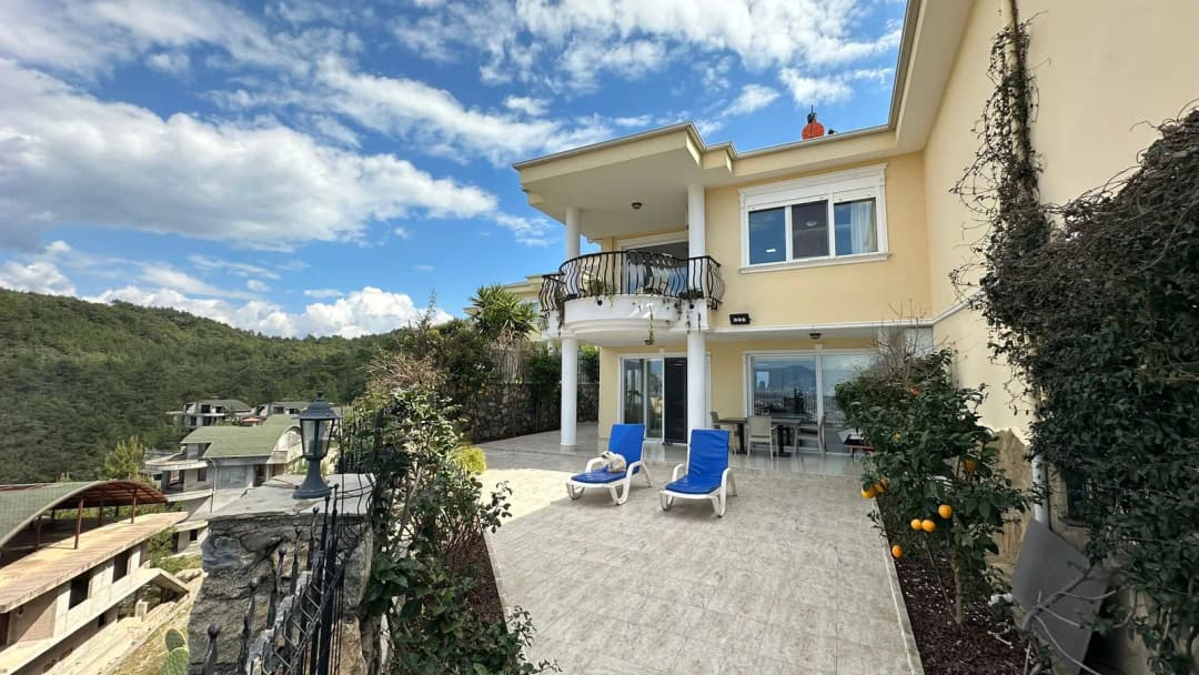 Kargıcak Alanya Satılık 3+1 Özel Villa | 190 M² | Deniz Ve Kale Manzaralı | Havuzlu Villa
