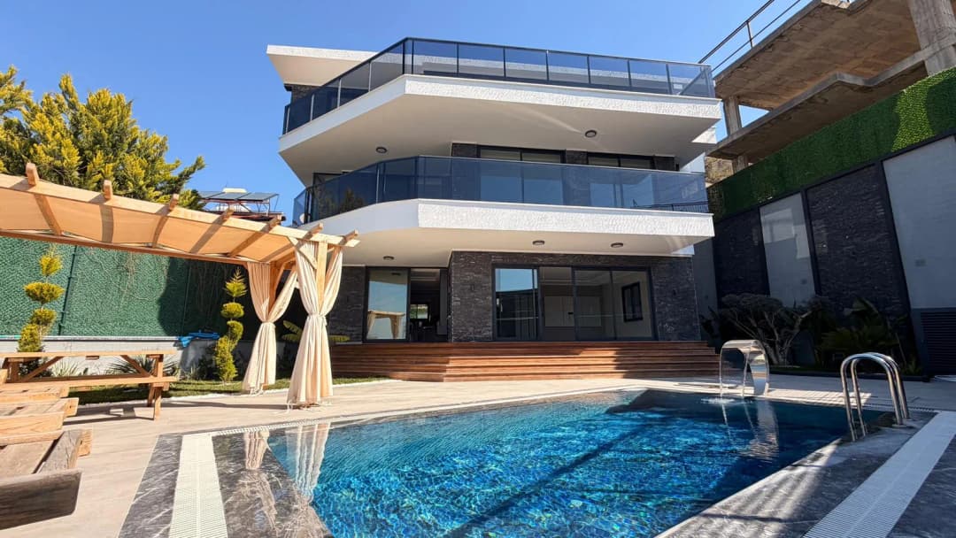Alanya Bektaş’ta 5+2 Lüks Deniz Manzaralı Villa | 350 M² | Havuzlu | İkamete Ve Vatandaşlığa Uygun