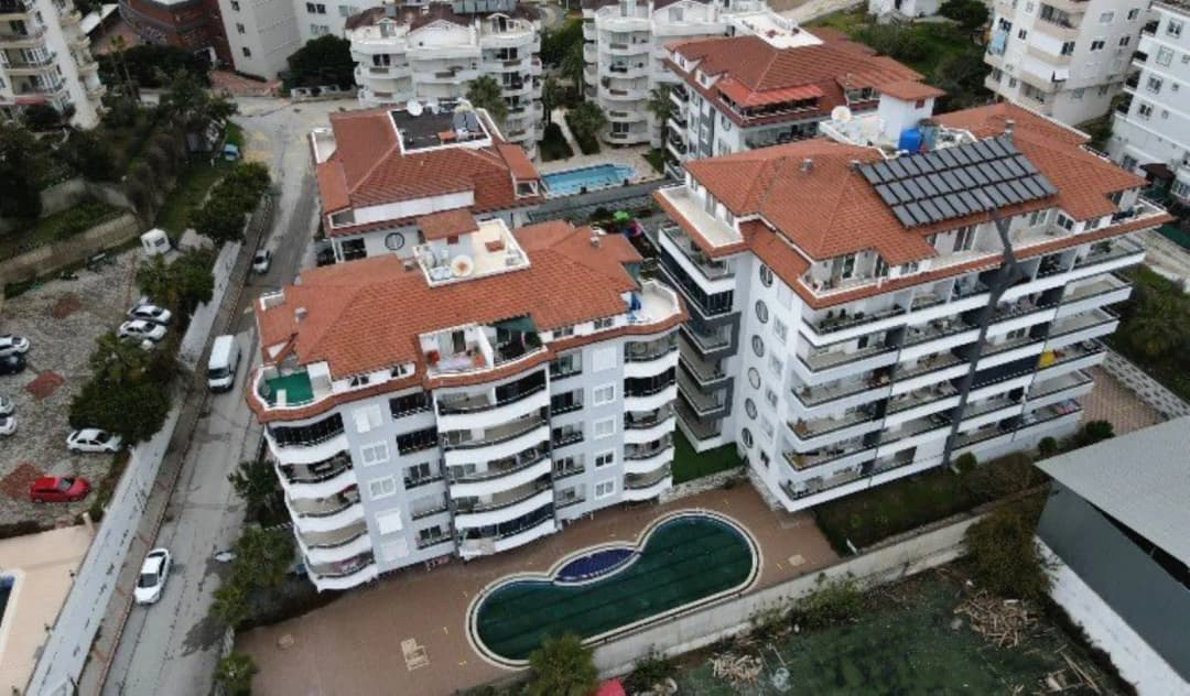 Alanya Cikcilli’de 1+1 Satılık Daire | Havuzlu Site İçinde Yatırımlık Daire