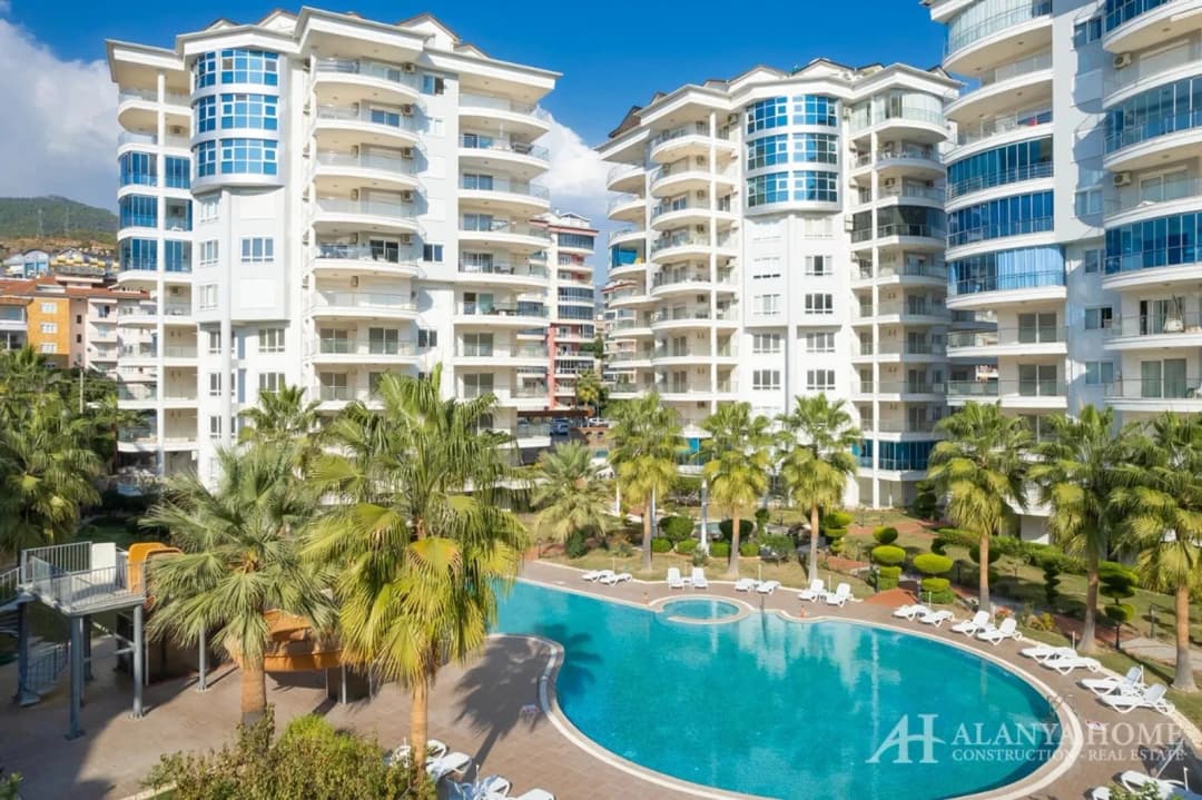 Alanya Cikcilli Alcon Taya’da 120 M², Namješten 2+1 Stan Na Prodaju, S Pogledom Na More I Alanya Kalesu, Bazen, Akvapark, Fitness I 24/7 Sigurnost.