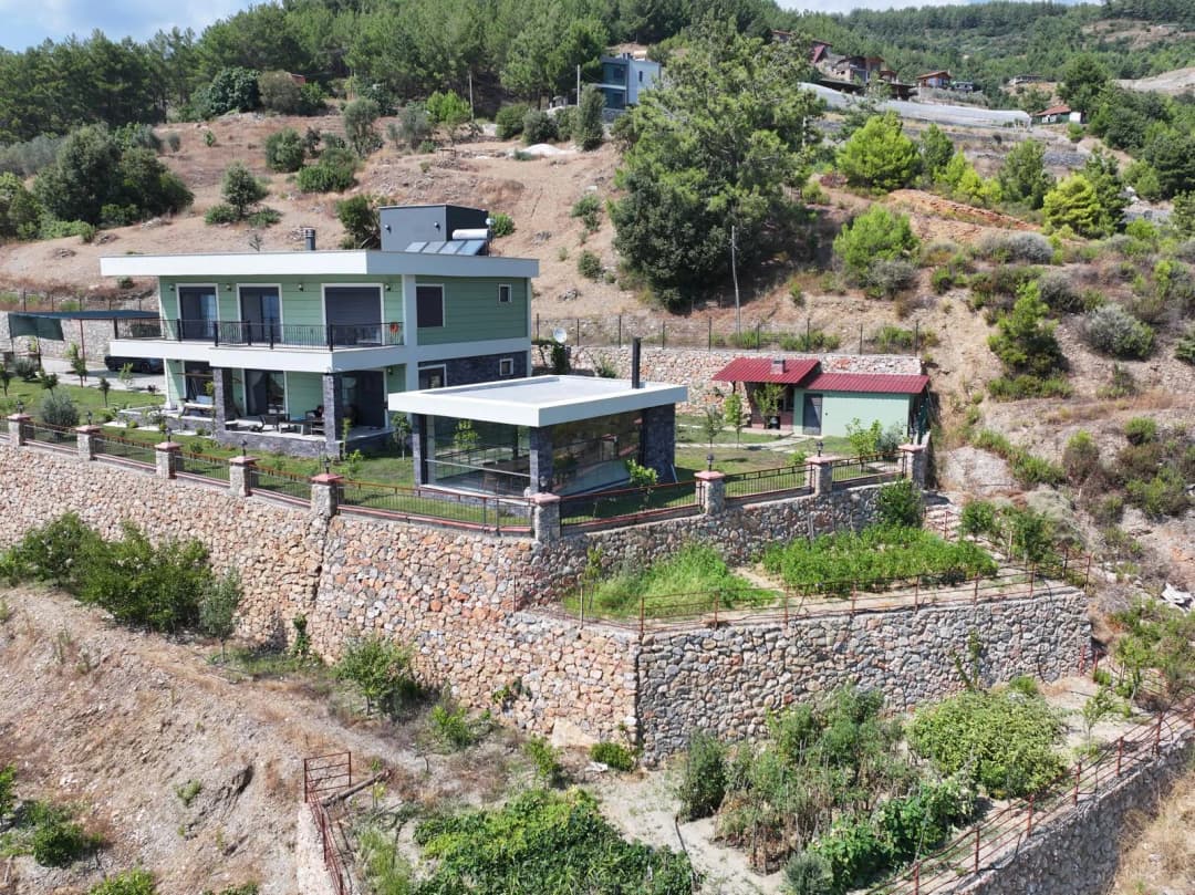 Alanya Kestel’de 5.000 M² Arazi İçinde Full Lüks Eşyalı Müstakil Villa